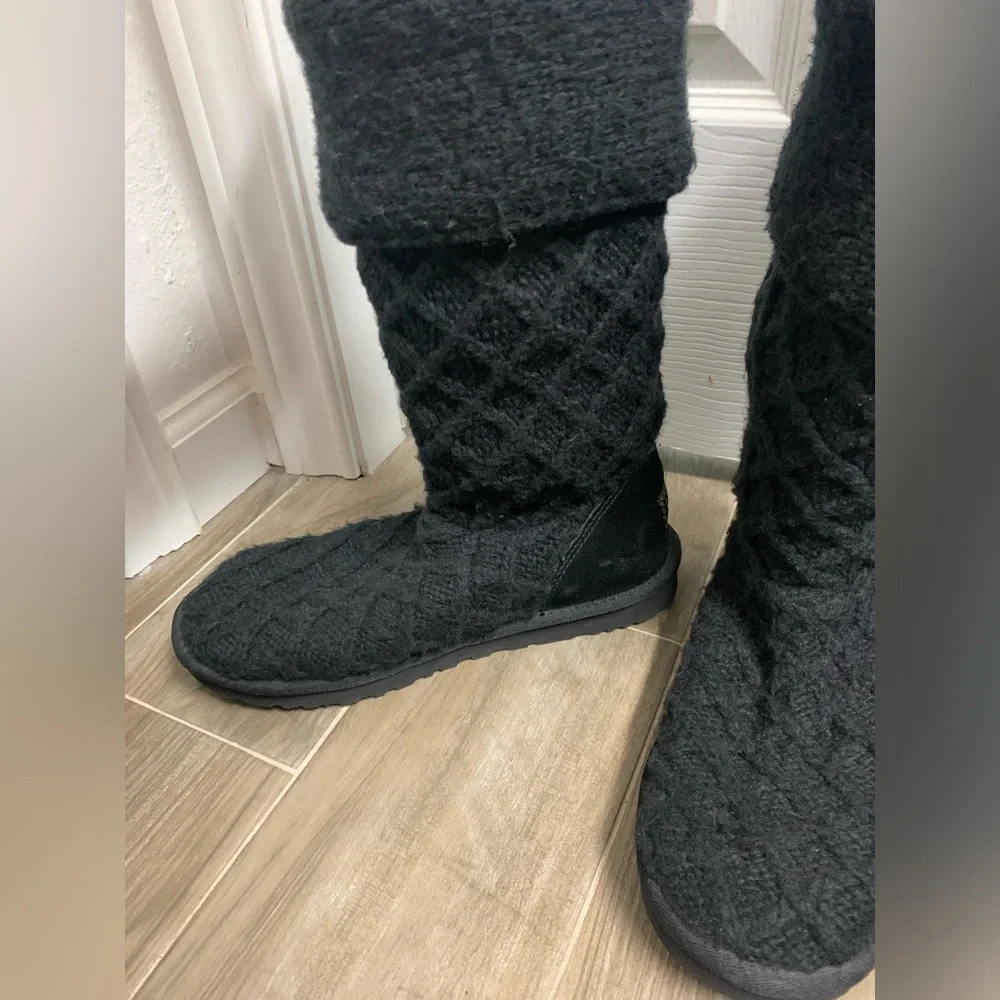 Ugg Australia Women’s Sweater Cardy Knit Boots - Size 9 - Picture 5 of 9